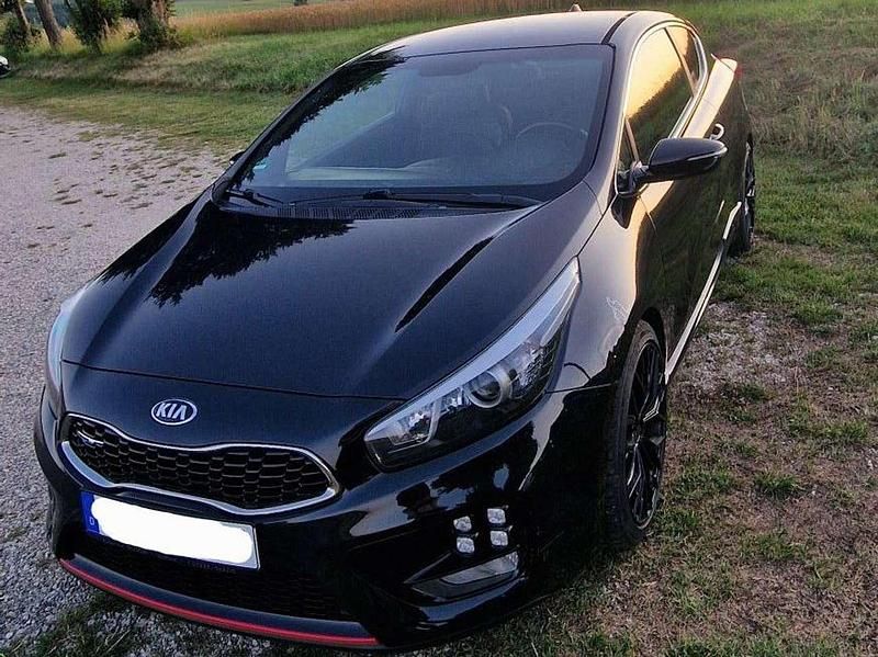 Gebraucht Kia ProCeed GT-Track 204 PS (150 kW) 2015 Schwarz Kleinwagen