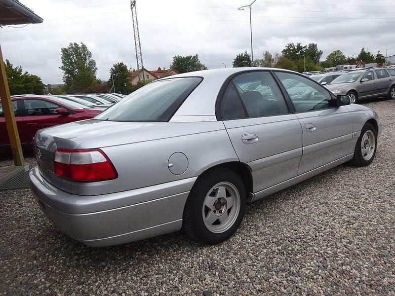 Gebraucht Opel Omega Elegance 144 PS (105 kW) 2001 Silber Limousine