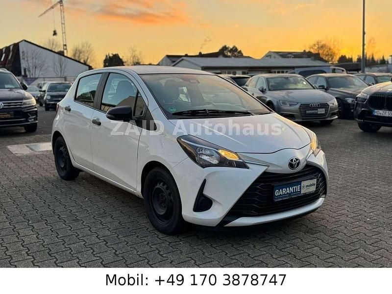 Gebraucht Toyota Yaris Basis 72 PS (52 kW) 2018 Weiß Kleinwagen