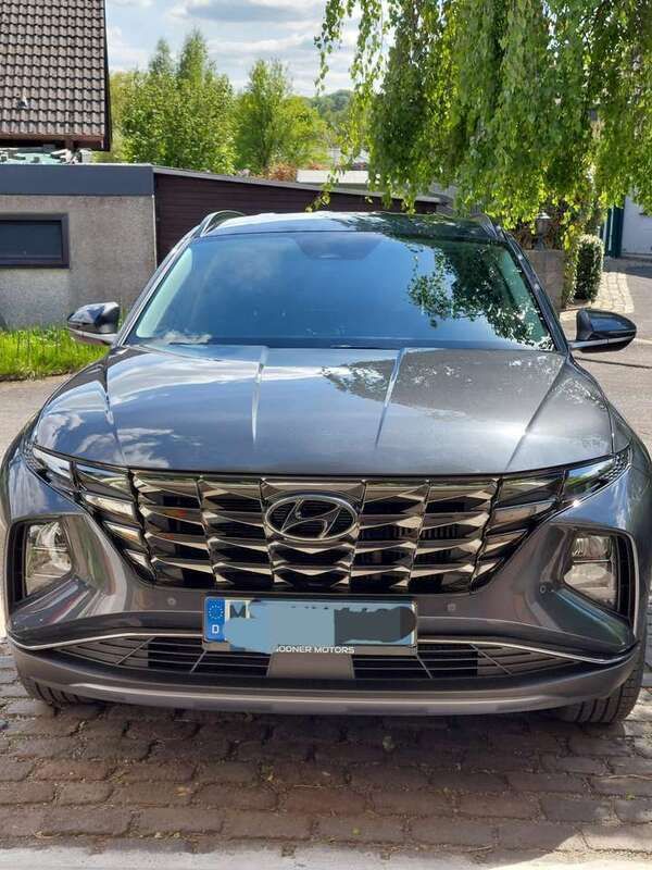 Grau Gebraucht 2021 Hyundai Tucson Trend SUV | 22.999 € (Fairer Preis) - Bild 1/4