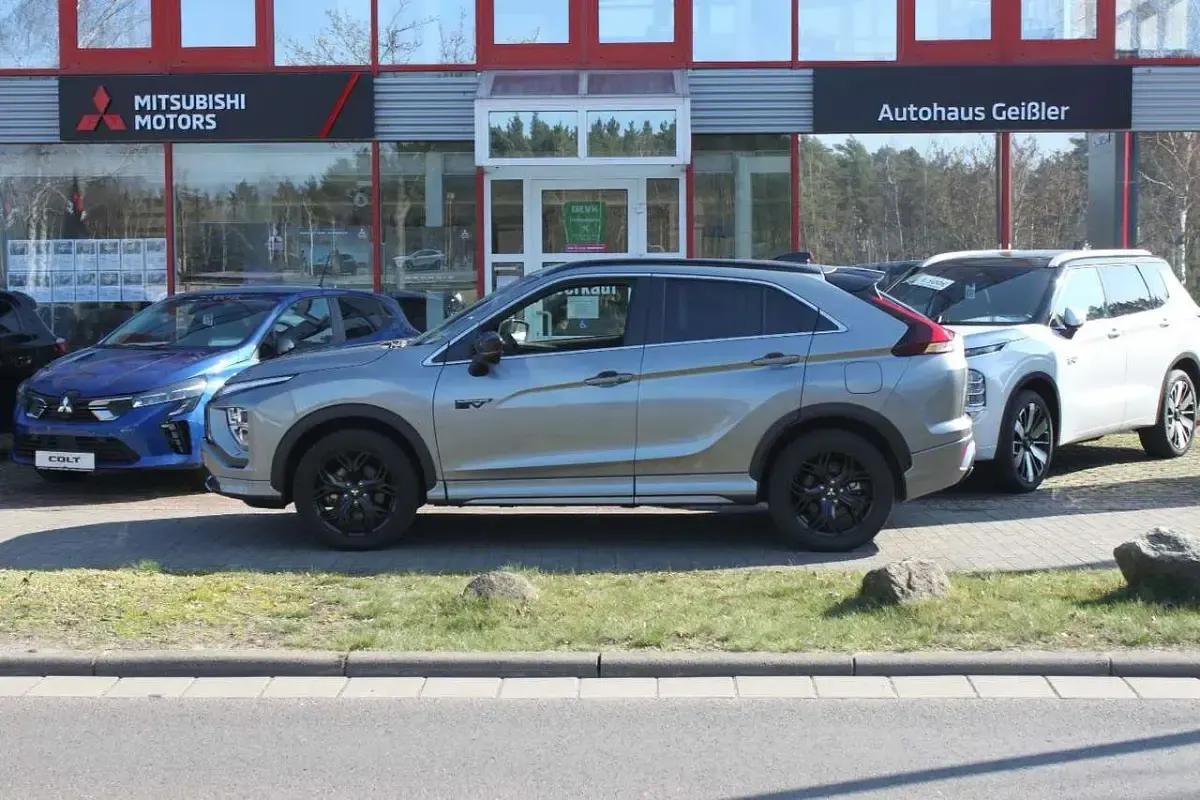 Gebraucht Mitsubishi Eclipse Cross Select 188 PS (138 kW) 2022 Platinumgrau SUV