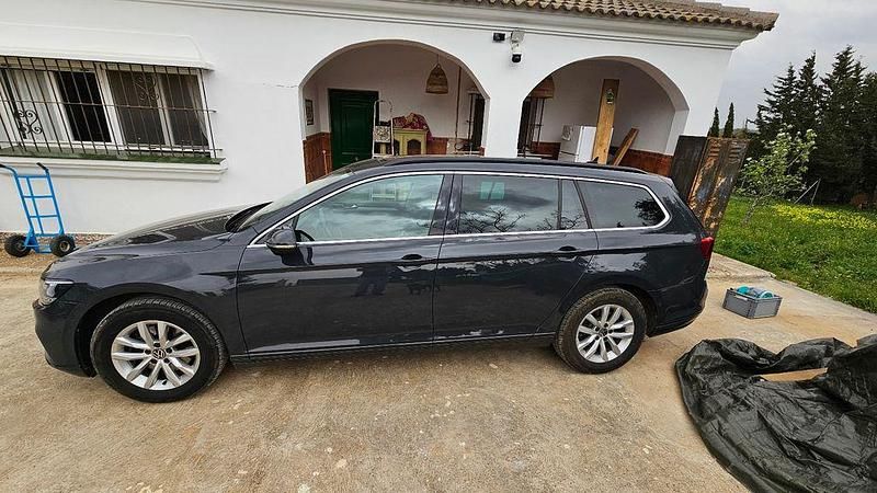 Gebraucht VW Passat Business 150 PS (110 kW) 2021 Grau Kombi