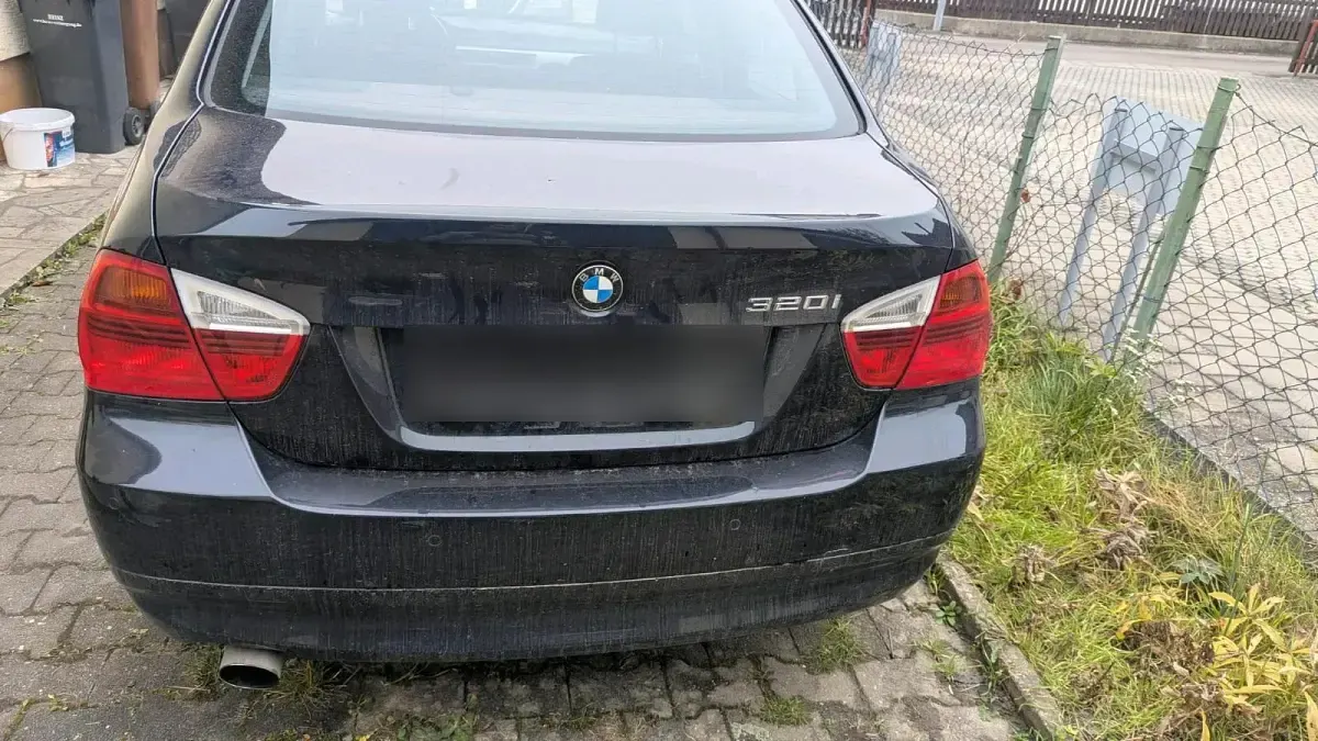 Gebraucht BMW 320 150 PS (110 kW) 2006 Blau Limousine