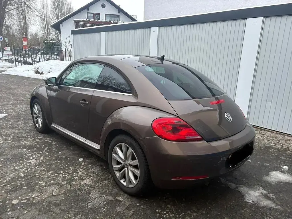 Używany VW Beetle Edition 105 KM (77 kW) 2012 Brązowy Hatchback