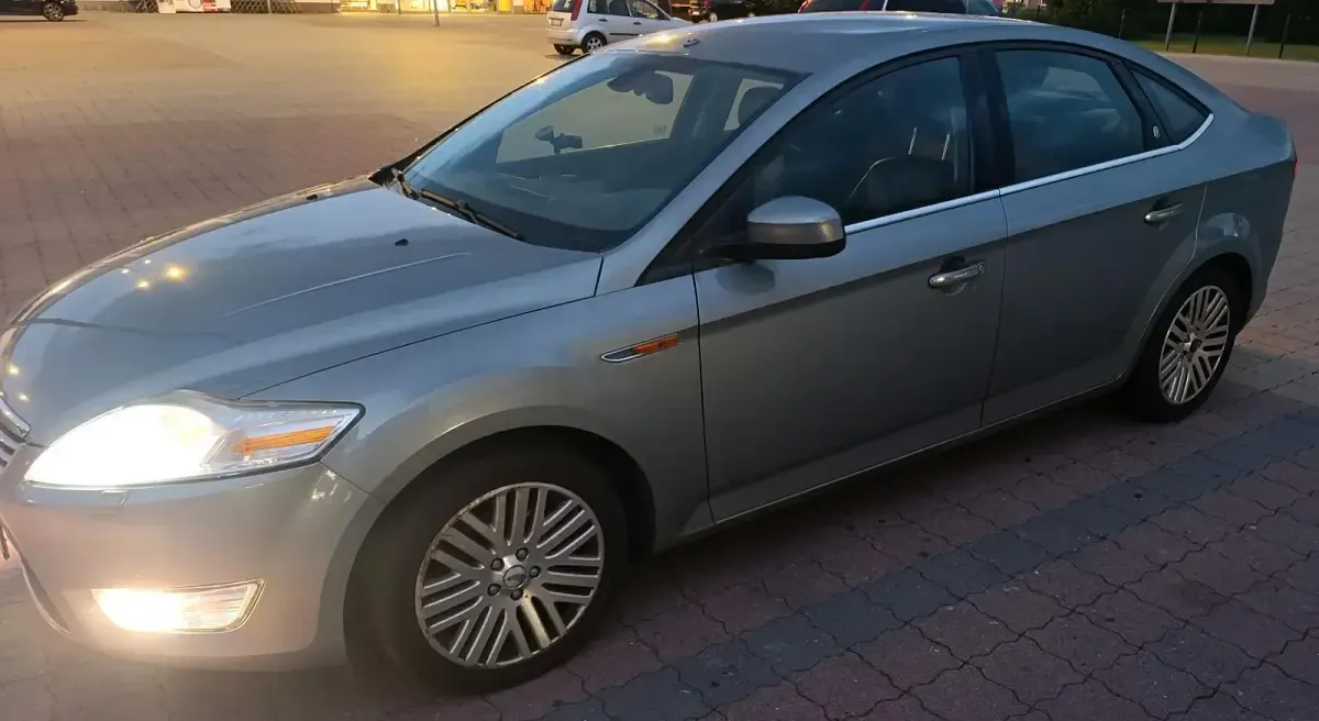 Gebraucht Ford Mondeo 150 PS (110 kW) 2008 Silber Limousine