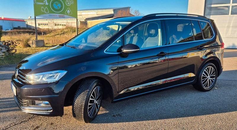 Gebraucht VW Touran Highline 190 PS (139 kW) 2017 Schwarz Van / Kleinbus