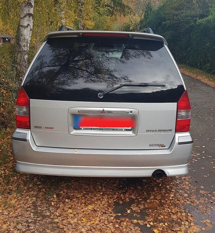 Gebraucht Mitsubishi Space Wagon Motion 147 PS (108 kW) 2003 Silber Van / Kleinbus