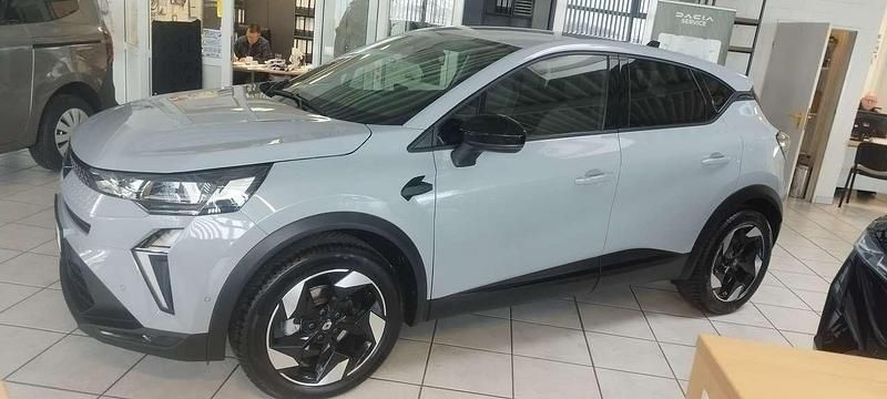 Gebraucht Renault Captur Techno 140 PS (102 kW) 2025 Kqj rafalegrau SUV