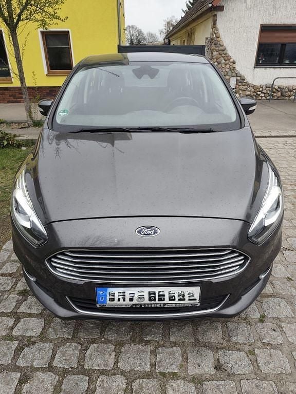 Gebraucht Ford S-MAX Titanium 179 PS (131 kW) 2015 Grau Van / Kleinbus