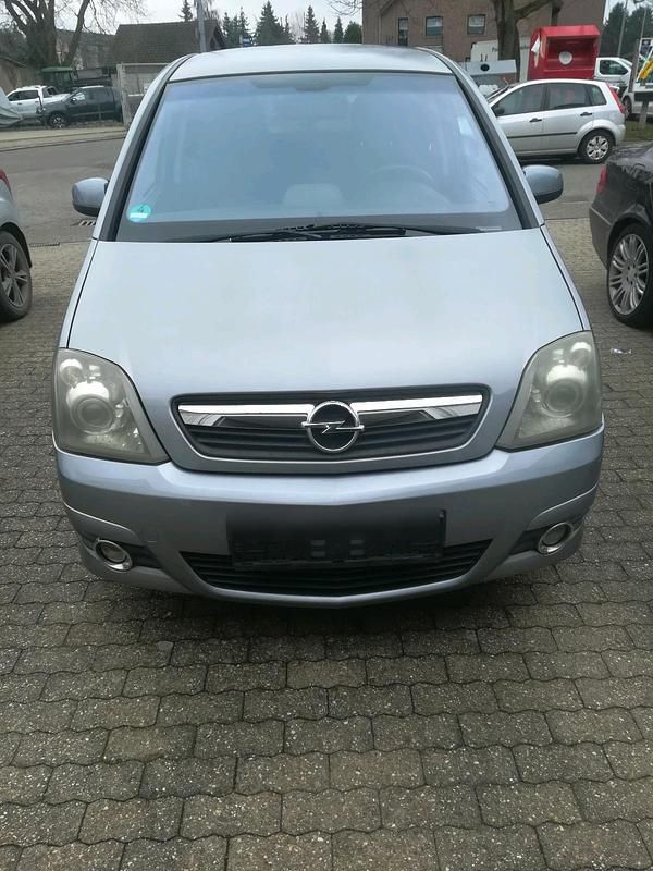Grau Gebraucht 2010 Opel Meriva Van / Kleinbus | 2.999 € (Superpreis) - Bild 1/4