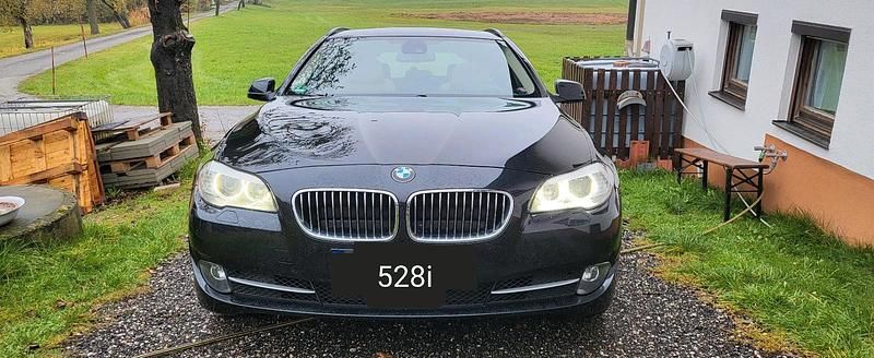 Gebraucht 2011 BMW 528 Kombi | 12.900 € (Teuer) - Bild 1/4