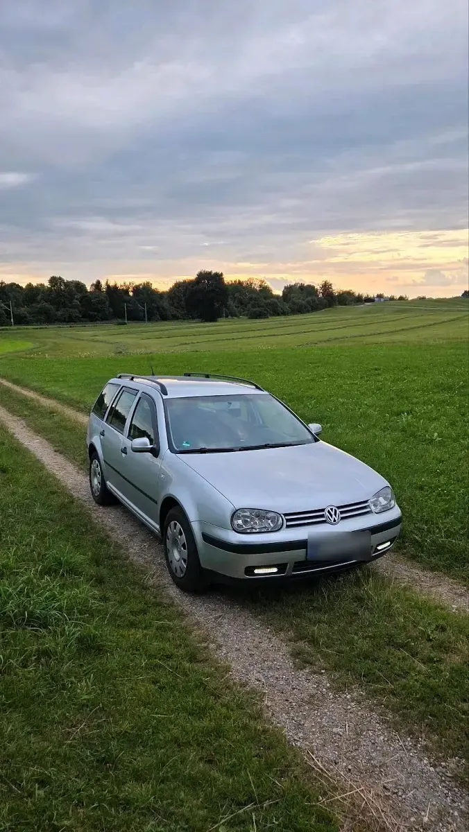 Gebraucht VW Golf IV 100 PS (73 kW) 2003 Silber Kombi