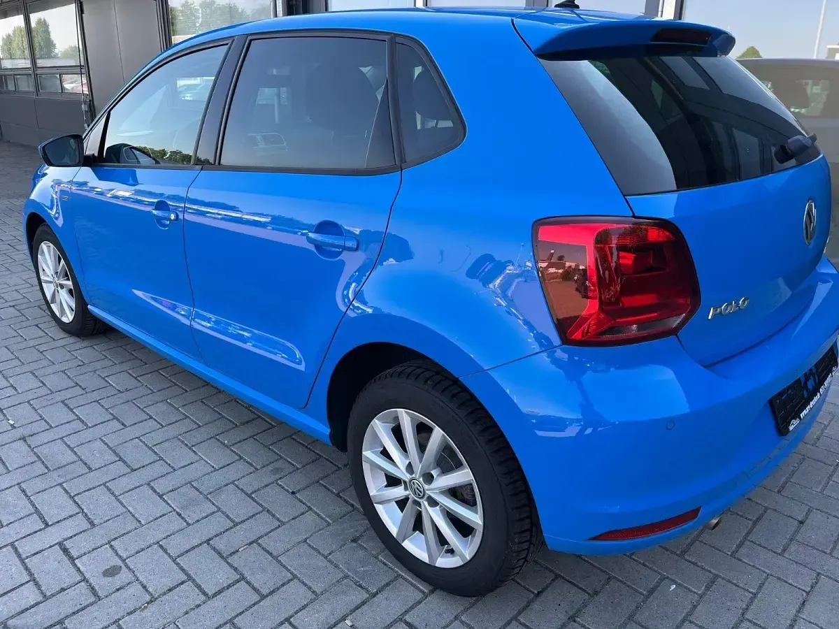 Gebraucht VW Polo LOUNGE 90 PS (66 kW) 2015 Blau Kleinwagen