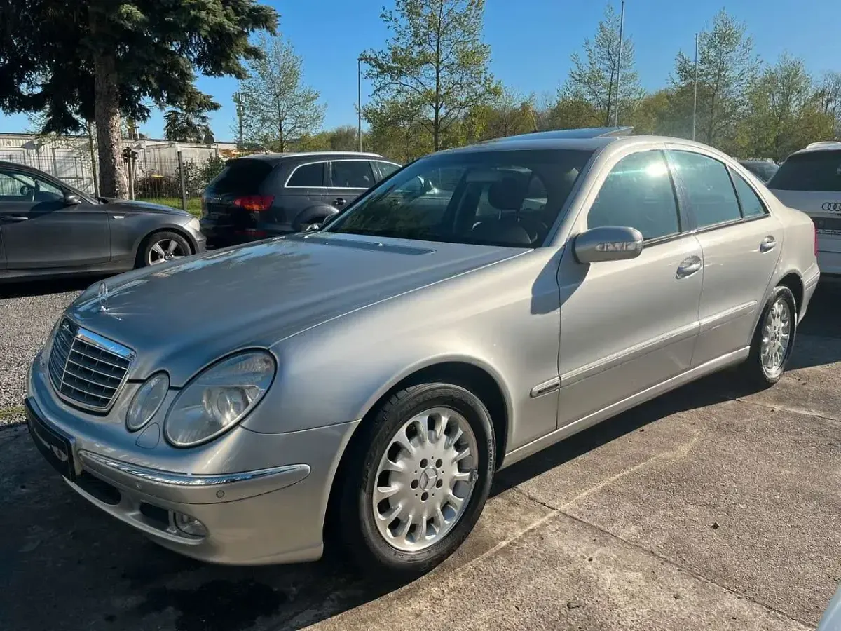 Brugt Mercedes E220 Elegance 150 HK (110 kW) 2003 Sølv Sedan