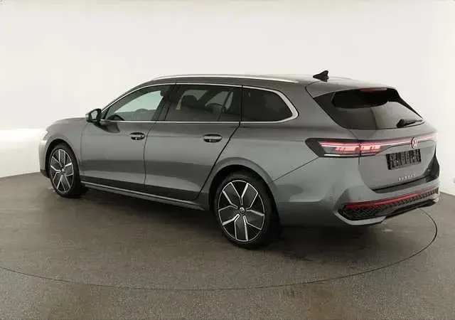 Neu VW Passat R-line 193 PS (141 kW) 2026 Grau Kombi