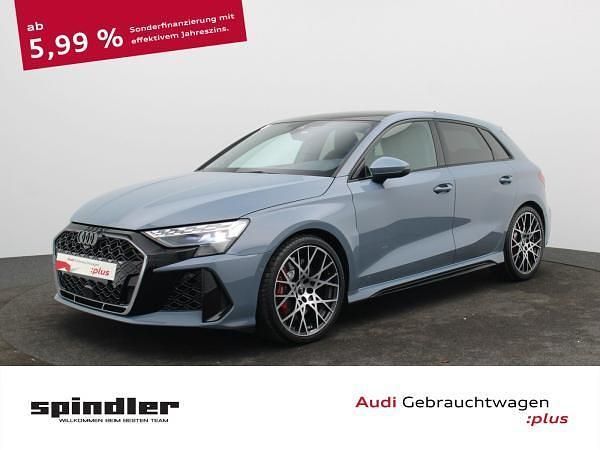 Grau (kemoragrau metallic) Gebraucht 2025 Audi RS3 Ambiente Limousine | 71.891 € (Etwas zu teuer) - Bild 1/4