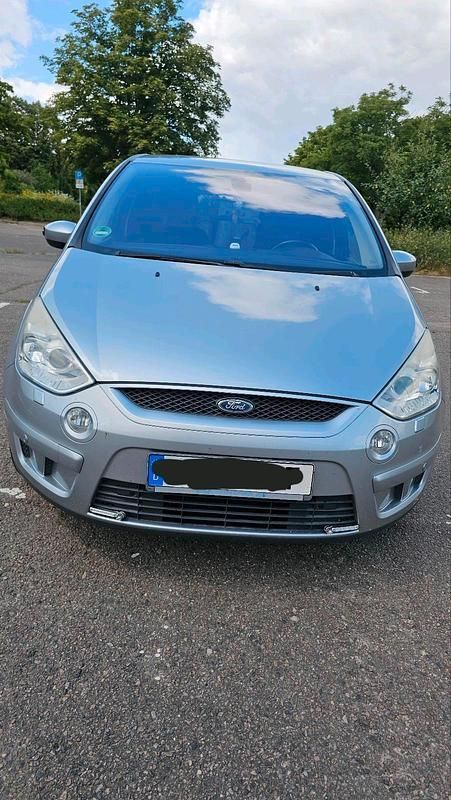Grau Gebraucht 2008 Ford S-MAX S Van / Kleinbus | 4.499 € (Etwas zu teuer) - Bild 1/4