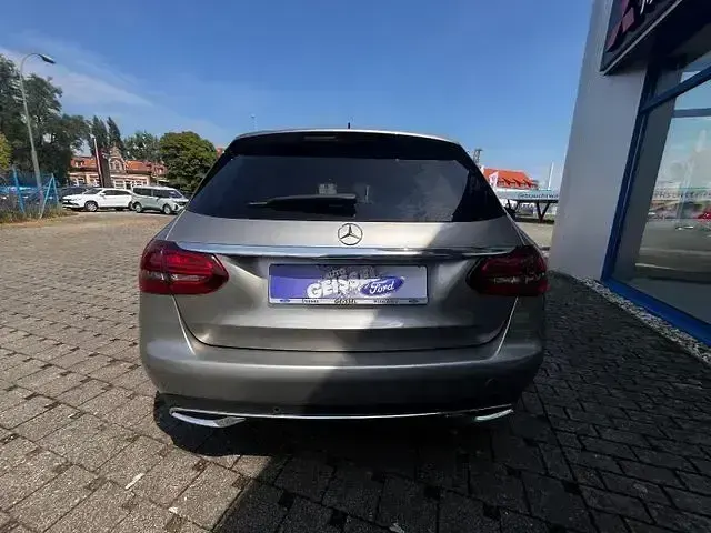 Gebraucht Mercedes C220 Avantgarde 194 PS (142 kW) 2020 Grau Limousine