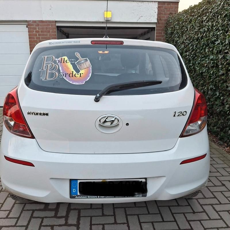 Gebraucht Hyundai i20 86 PS (63 kW) 2012 Weiß Kleinwagen