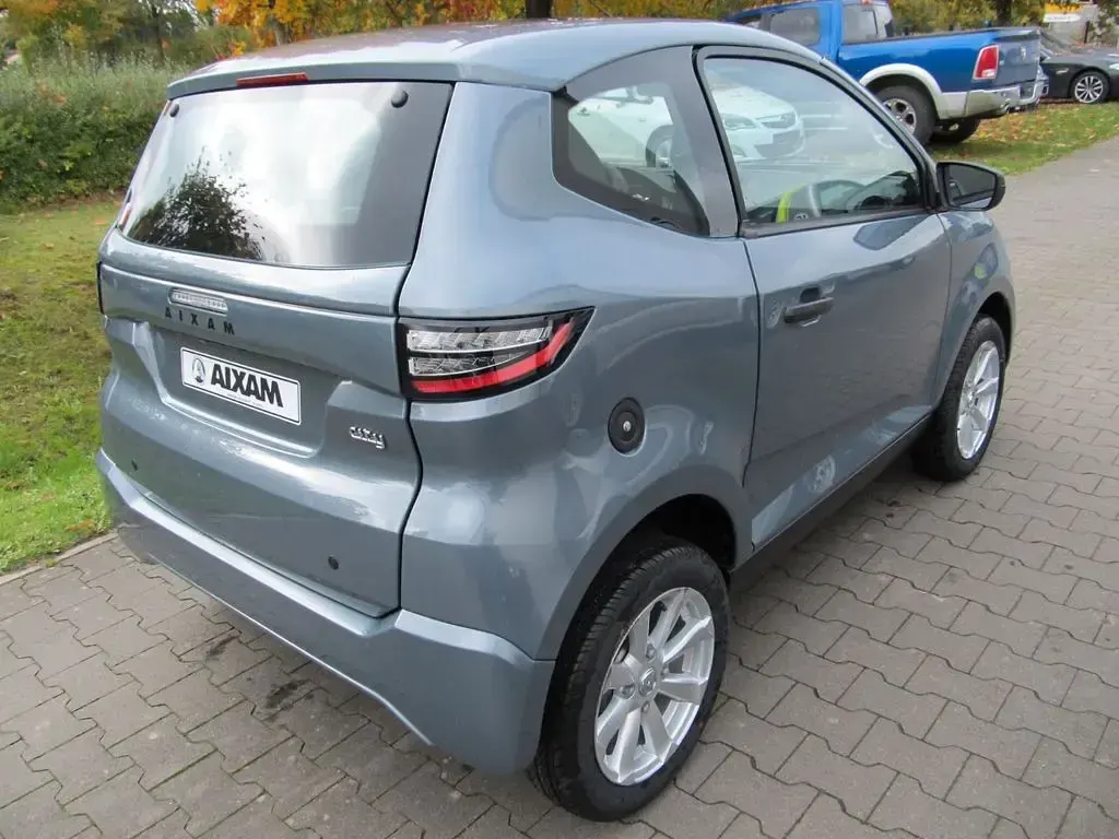 Ny Aixam AMBITION Pack 2026 Grå Hatchback