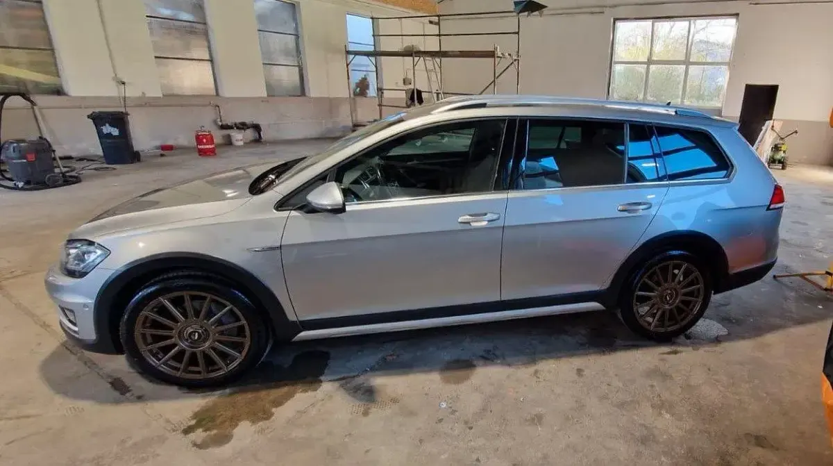 Gebraucht VW Golf Alltrack 184 PS (135 kW) 2017 Grau Kombi