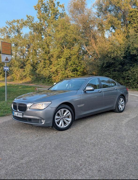 Gebraucht BMW 730 211 PS (155 kW) 2014 Grau Limousine