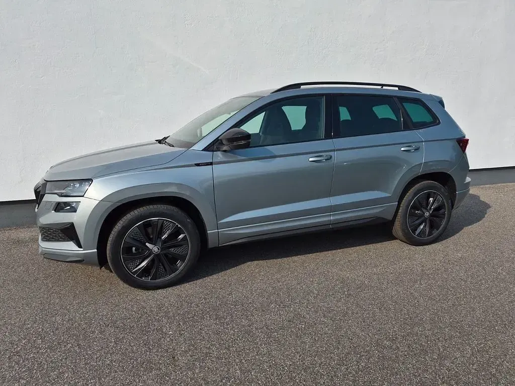 Neu Skoda Karoq SportLine 150 PS (110 kW) 2026 Silber SUV