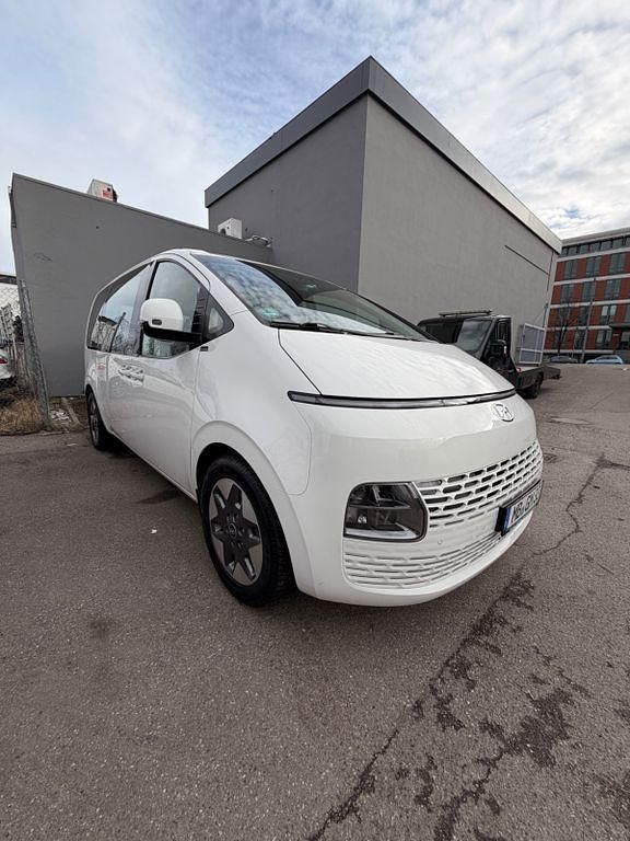 Gebraucht Hyundai Staria Trend 177 PS (130 kW) 2023 Weiß Van / Kleinbus