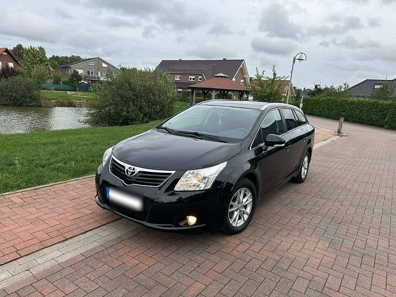 Schwarz Gebraucht 2010 Toyota Avensis T2 Kombi | 4.250 € (Fairer Preis) - Bild 1/4