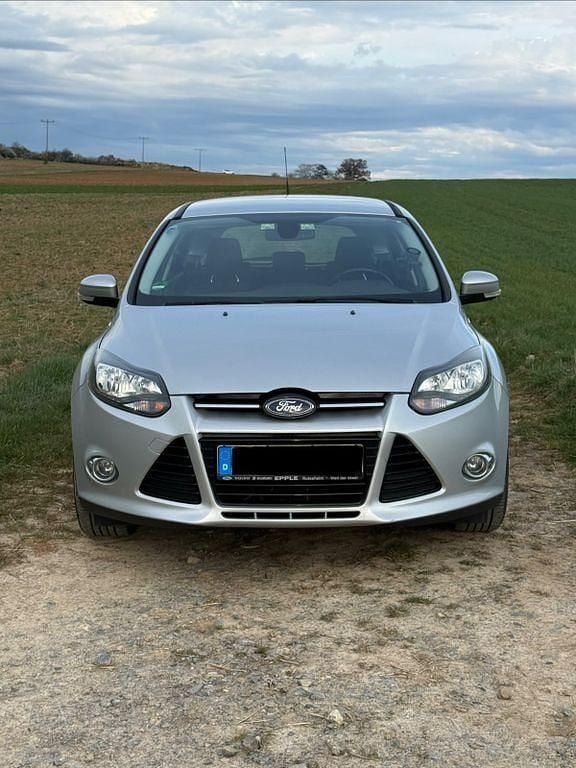 Gebraucht Ford Focus 125 PS (91 kW) 2011 Silber Limousine