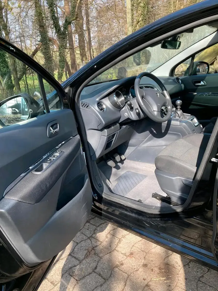 Gebraucht Peugeot 5008 170 PS (125 kW) 2011 Schwarz Van / Kleinbus