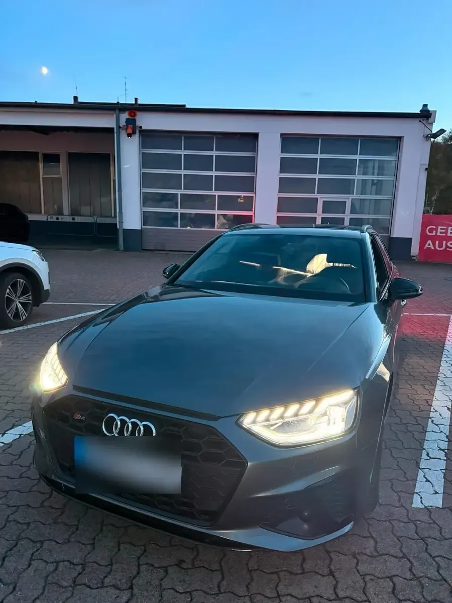 Gebraucht Audi S4 Design 341 PS (250 kW) 2022 Grau Kombi