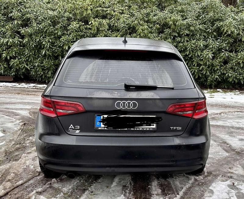 Gebraucht Audi A3 Attraction 110 PS (80 kW) 2015 Schwarz Kleinwagen