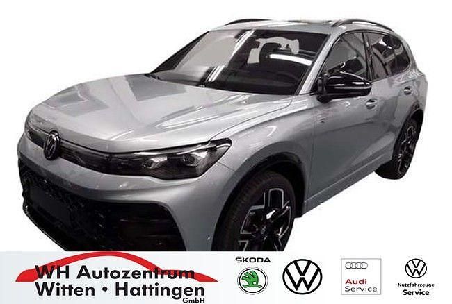 Gebraucht VW Tiguan Style 193 PS (141 kW) 2024 Oyster silver metallic SUV