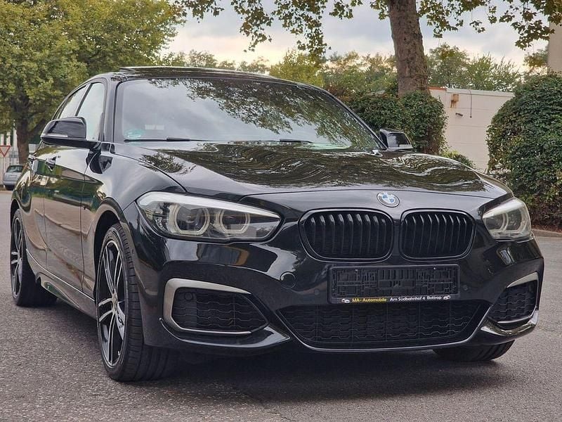 Schwarz Gebraucht 2018 BMW M140 M Sport Limousine | 28.490 € (Superpreis) - Bild 1/4