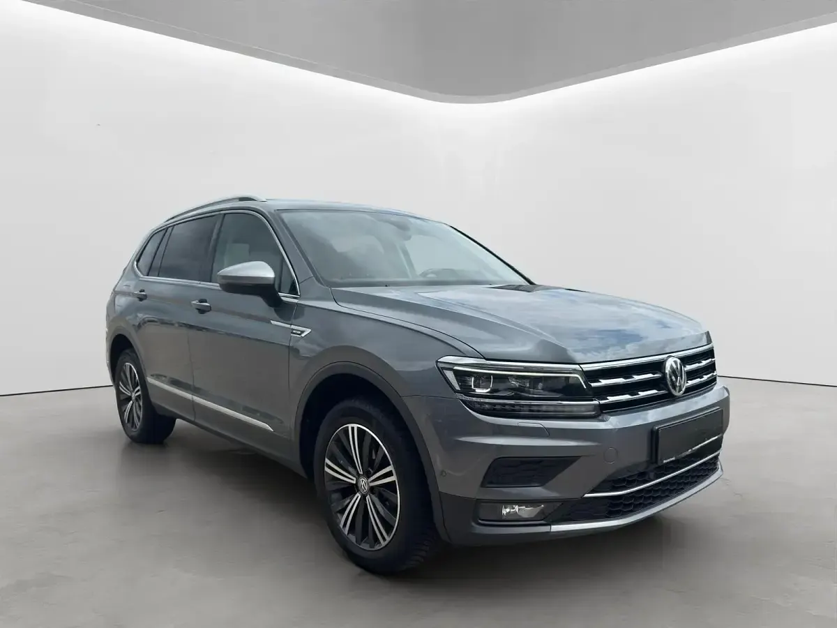 Gebraucht VW Tiguan Allspace 150 PS (110 kW) 2019 Grau SUV
