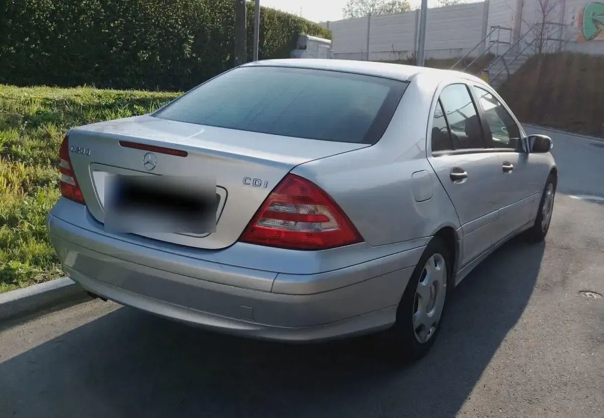 Gebraucht Mercedes 200 116 PS (85 kW) 2006 Silber Limousine