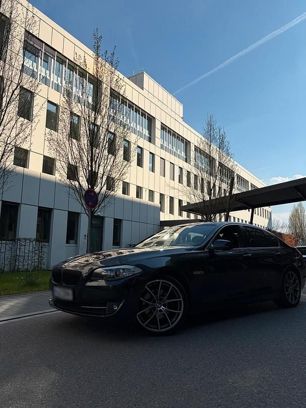 Gebraucht BMW 523 204 PS (150 kW) 2010 Schwarz Limousine