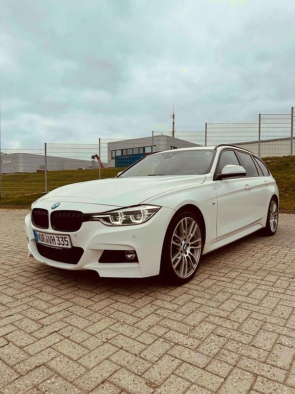 Weiß Gebraucht 2015 BMW 335 M Sport Kombi | 21.900 € (Teuer) - Bild 1/4