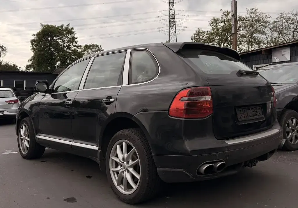 Second-hand Porsche Cayenne 385 CP (283 kW) 2007 Negru SUV
