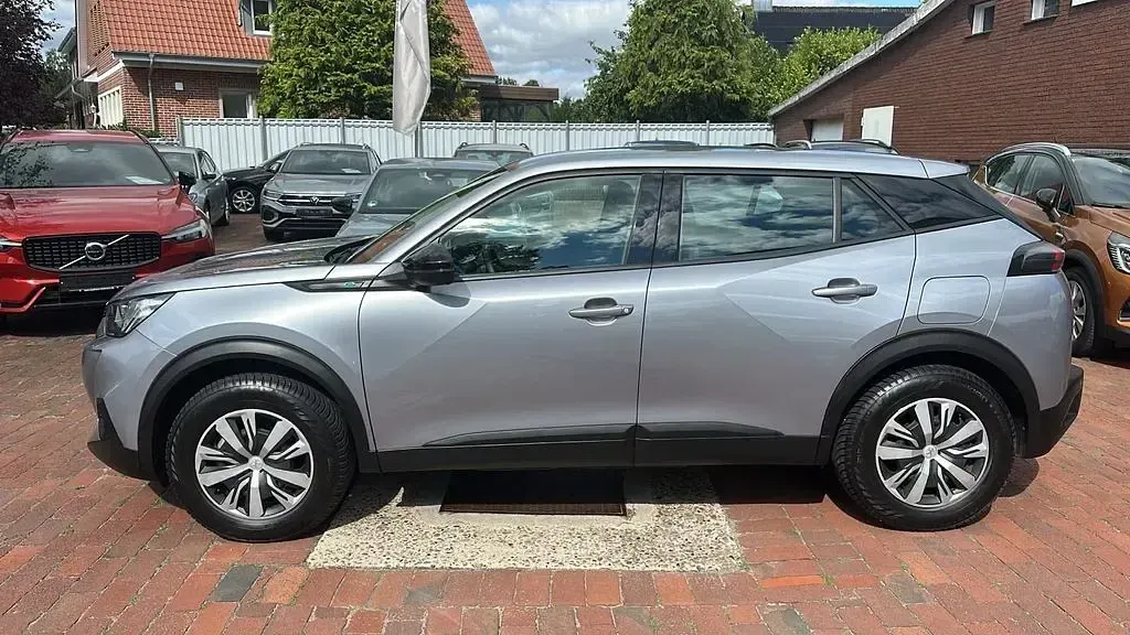 Gebraucht Peugeot 2008 Active 100 kW (136 PS) 2023 Grau SUV