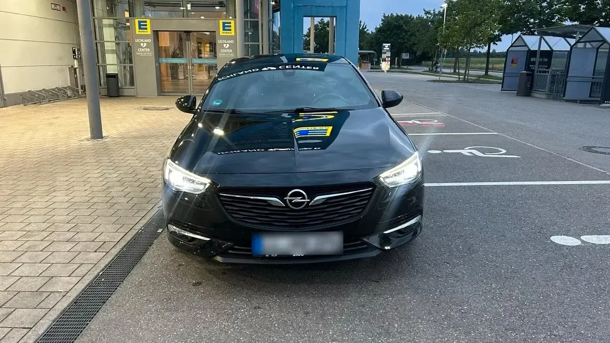 Gebraucht Opel Insignia 170 PS (125 kW) 2018 Schwarz Limousine