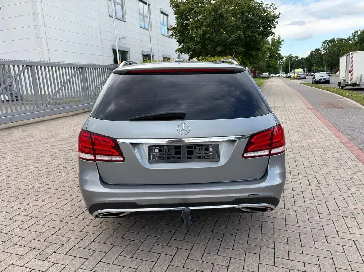 Gebraucht Mercedes E250 204 PS (150 kW) 2014 Palladiumsilber  metalliclack Kombi