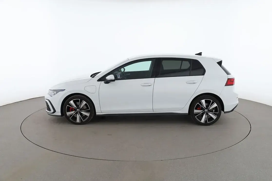 Gebraucht VW Golf VIII GTE 2021 Weiß Limousine