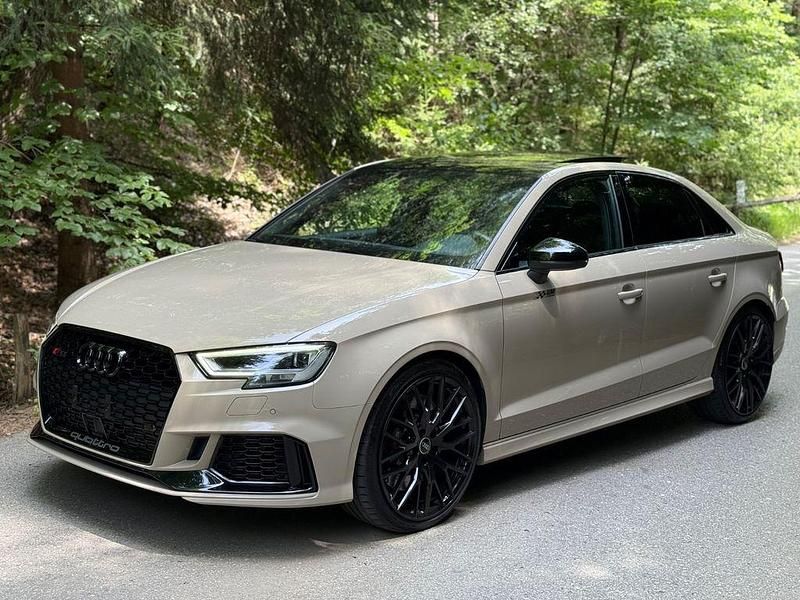 Beige Gebraucht 2020 Audi RS3 Ambiente Kleinwagen | 49.990 € (Etwas zu teuer) - Bild 1/4