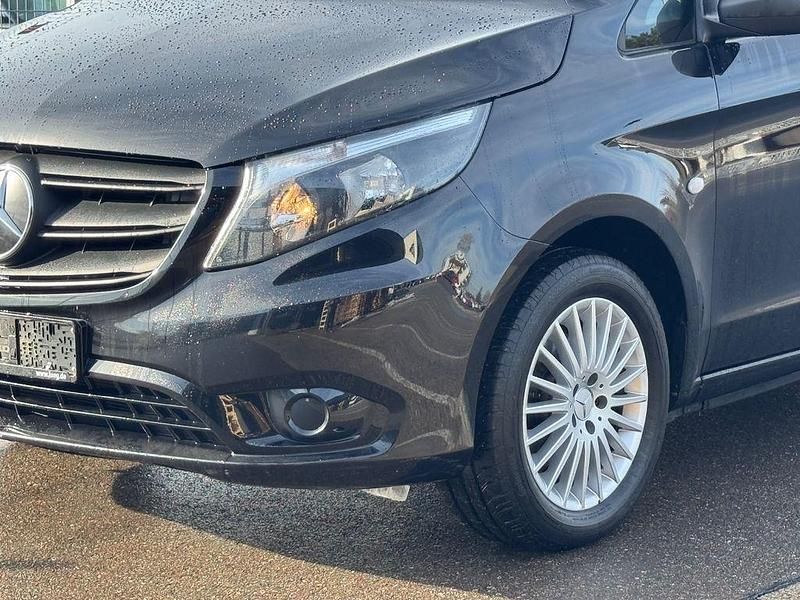 Gebraucht Mercedes Vito 163 PS (119 kW) 2022 Schwarz Van