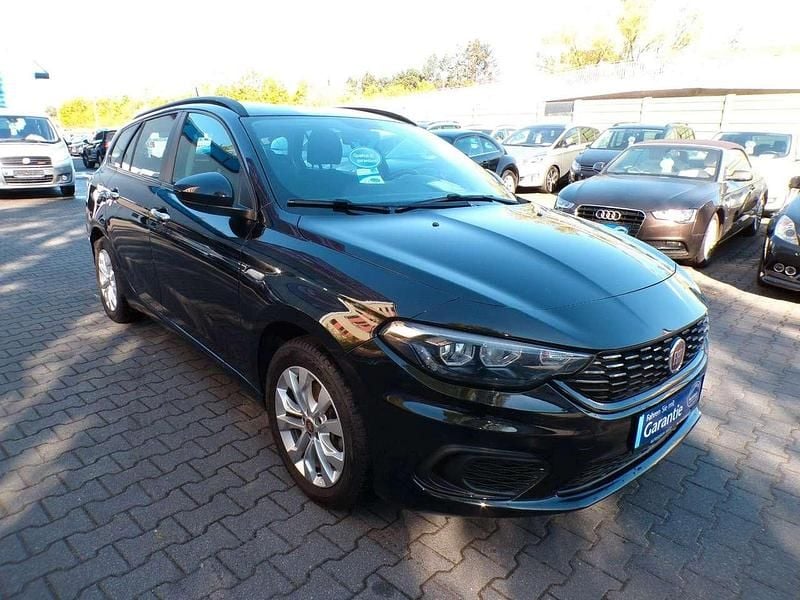 Gebraucht Fiat Tipo 95 PS (69 kW) 2017 Schwarz Kombi