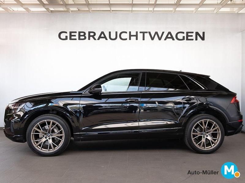 Gebraucht Audi Q8 S-Line 286 PS (210 kW) 2023 Mythosschwarz metallic (metallic) SUV