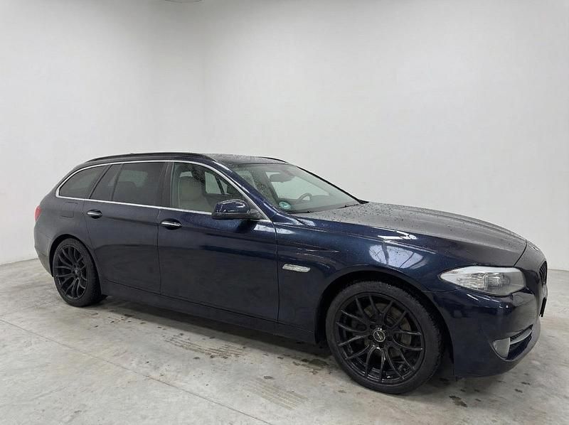 Gebraucht BMW 520 184 PS (135 kW) 2012 Blau Kombi