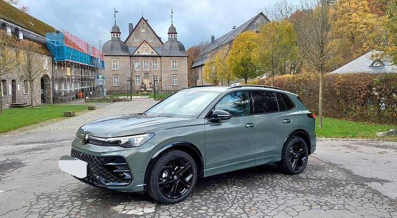 Grün Gebraucht 2025 VW Tiguan R-line SUV | 49.990 € (Teuer) - Bild 1/4